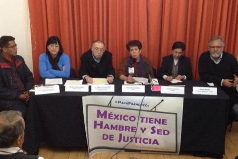 Conferencia de Prensa presentando la Carta Abierta al Papa Francisco